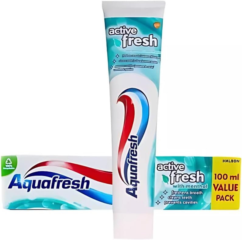 Aquafresh Toothpaste – Whitening & Fresh Breath with Fluoride | Removes Surface Stains, Protects Teeth & Gums – with Hadco Bamboo Toothbrush & Travel Case – (Pack 4, 2-Active Fresh & 2-Active White)