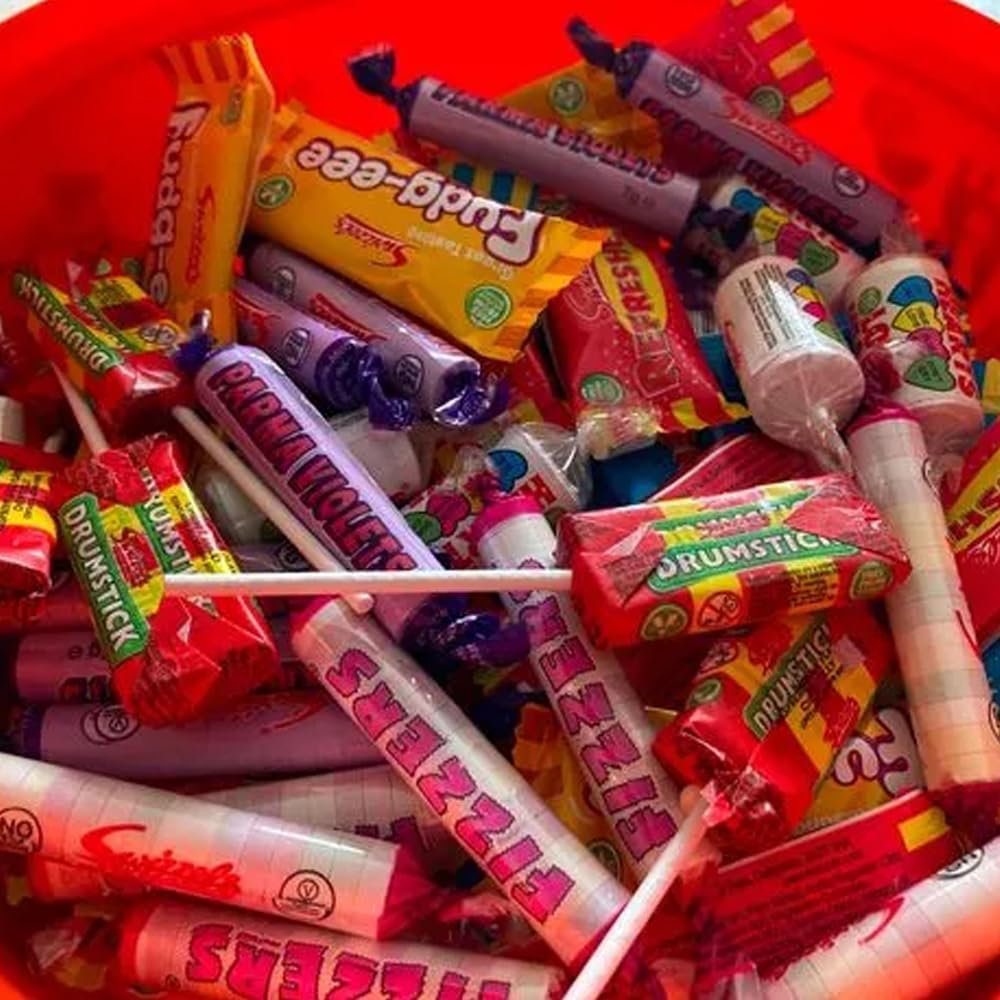 Sweet Treats Assortment Tub – Mixed Retro Sweets Gift Box with Love Hearts, Refreshers, Drumsticks & More – Party Favourites for Kids & Adults | 600g (Pack 1, Sweet Treats)